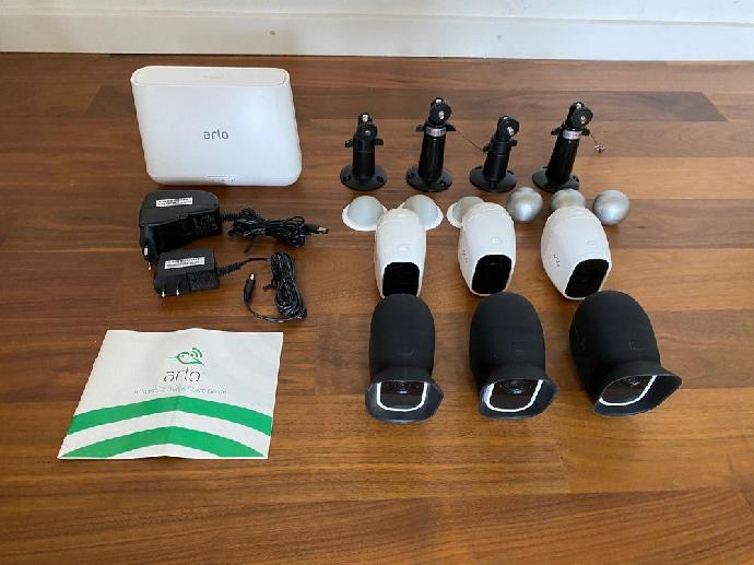 Système de surveillance Arlo 2 - 6 caméras