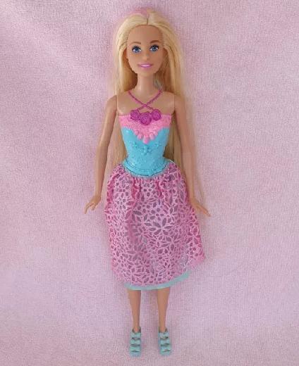 Poupée Barbie princesse chevelure shop