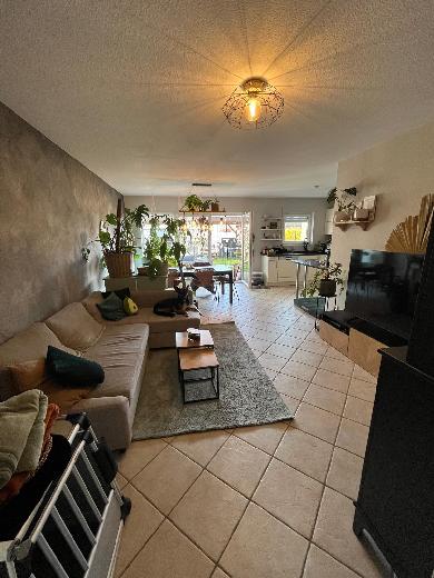 Erdgeschoss-Wohnung 3 Zimmer