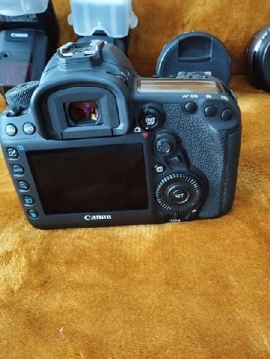 Appareil Photo Canon EOS 5D Mark IV - Pack Complet avec Objectif