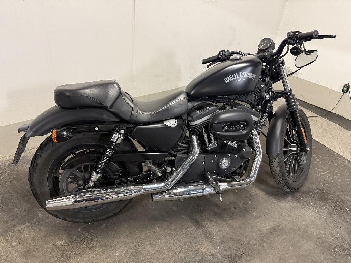 HARLEY SPORTSTER IRON 883