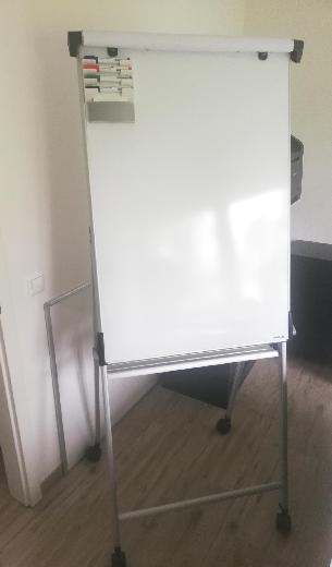 Paper Board – Tableau blanc avec 4 pieds