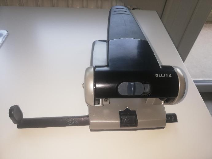 Perforatrice LEITZ grande capacité