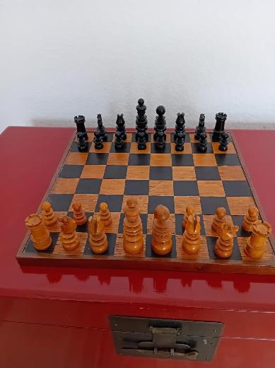 jeu d'echecs en bois