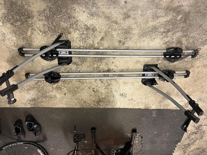 Thule 532 Freeride Roof Bike racks - Set of 2