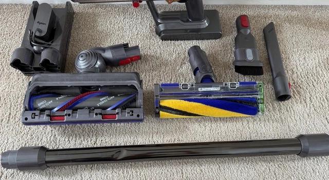 Dyson v15 Absolut