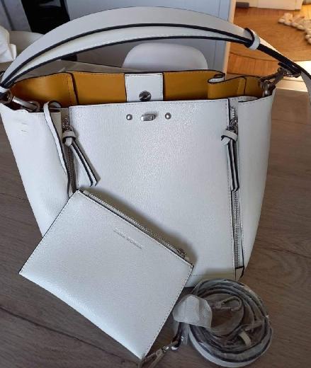 Sac à main blanc avec pochette