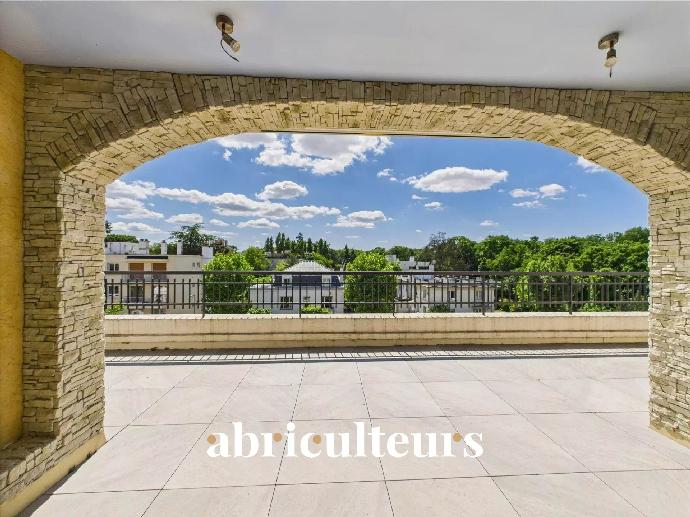 Duplex 212 m² - Facing the Bois de Vincennes - Top floors with