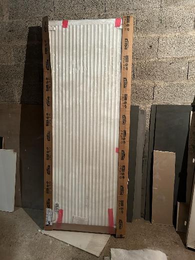 À vendre radiateur Kermi  vertical acier blanc 