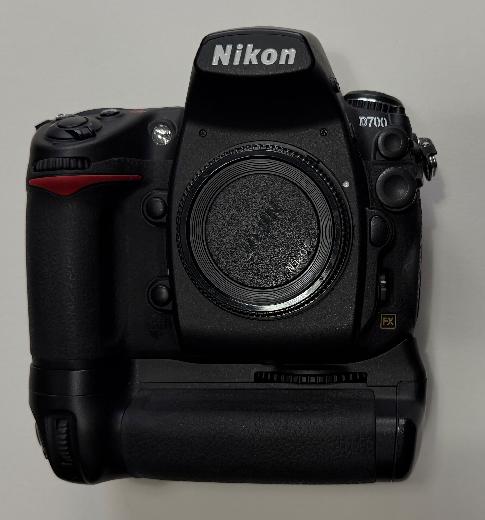 Verkaufe Nikon Kamera mit Ojectiven usw.