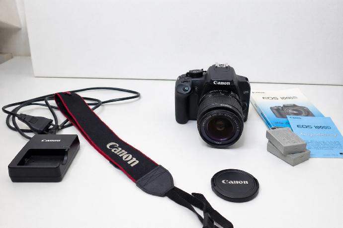 Canon 1000D avec objectif Canon 18-55mm, SD Card,2 baterie, sac