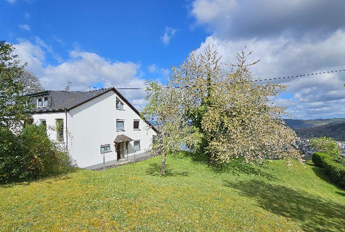Haus mit Blick auf die Mosel und Baufenster