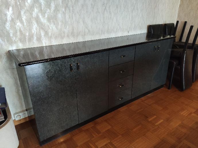 Lot meubles effet marbre avec chaises en cuir